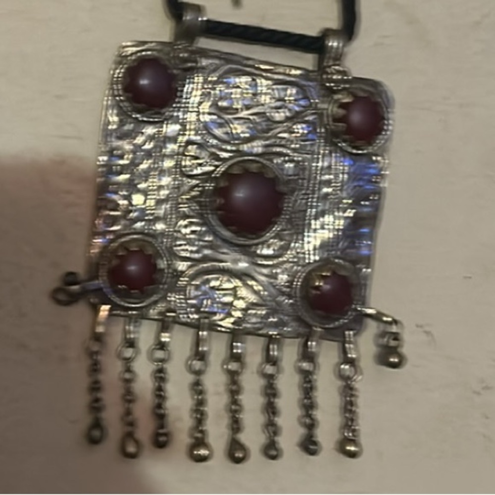 Necklace vintage love /love native piece
